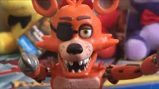 FNaF Foxy Articulated Figure Review!