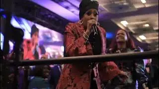 Dorinda Clark Cole: Work it Out Mic Toss (ATL, 2024)