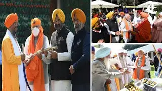 PM Narendra Modi hosts prominent Sikhs; they hail him as a 'Sikh at heart'