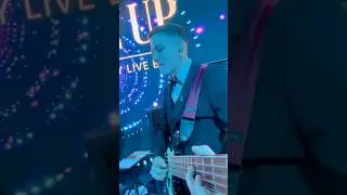 🔥GROOVING HIGH - BASS HERE IS ADDICTIVE #bassist #groove #cover #music #live #gig