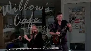 Anneke & Lenny Piano Guitar Sax & Flute in D Maj7