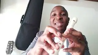 How to play a descant recorder: C#, D# and F#