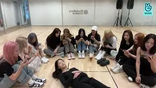 LOONA Hyunjin breakdancing + Heejin,Haseul,Yeojin,Choerry doing Extraordinary Attorney Woo Greeting