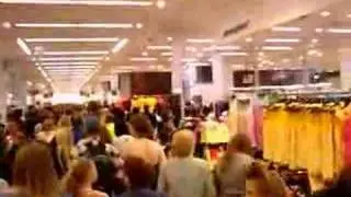 PRIMARK CROWDS