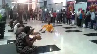 Ogeny yoga (Mr flexible Man)