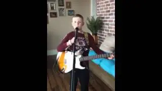 Luke Petty performing Vance Joy's Ridetide