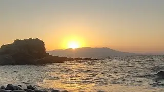 6 Minutes with a Sunset on a Cretan Beach