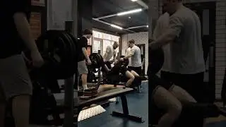 210 кг в экипе с бруска. вес gymbro 66 кг #powerlifter #powerlifting