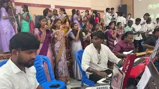 Communion song during Silver Jubilee mass @HymnsOfTheHolyMass #Sacredhearts #indoorstadium