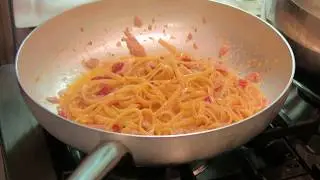 A CASA DEL CONTE FE....LINGUINE CON POMODORINI SEMI SECCHI E TONNO