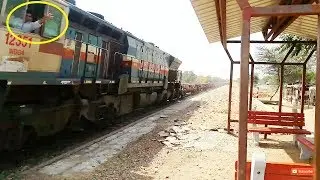 Loco Pilot Acknowledges a Railfan - Madly Honks & Waving | Indian Railways