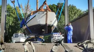 auf zur Dickenmessung am Stahlrumpf unserer Grundel (Plattbodenboot)