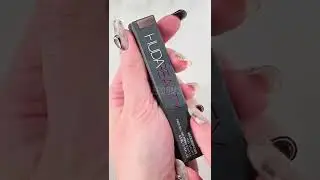 hudabeauty #BombBrows Full &lsquo;n Fluffy Volumizing Fiber Gel. ✨