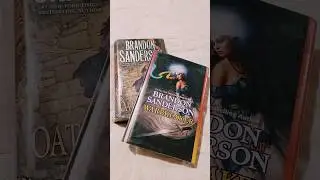 Warbreaker before Oathbringer? #brandonsanderson #cosmere #booktube