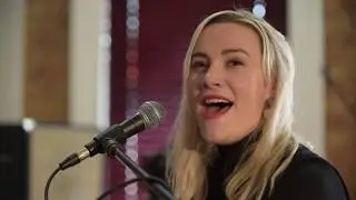 Lisa Crawley Performs Songs From Once at The 13th Floor