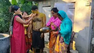 Bathing a groom with haldhi before weeding//Haldi rasham#viral 