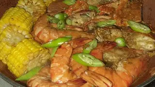 Pinoy Stlye Boiled Crab & Prawns in Sprite Garlic Butter Sauce