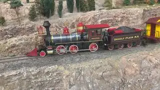 Bachmann’s Grizzly Flats Mogul and Passenger Cars