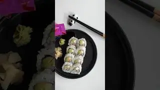 PHILADELPHIA ROLL 🍣 #sushi #foodart #loop