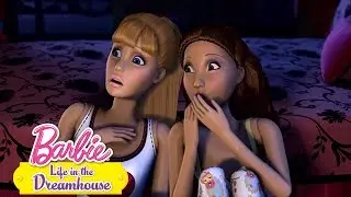 Festa do pijama do terror | BARBIE LIFE IN THE DREAMHOUSE | Desenho da Barbie Em Português