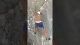 BLOCULTOS2 (7a) @ Valle de Valdeon Boulder Gems