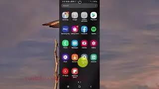 Samsung Galaxy S20 : How to enable or disable Send SOS messages (Android 10)