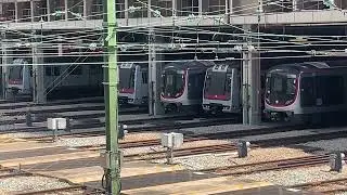 荃灣綫 M-train A231/A246，A247/A232，A265/A270，Q-train A609/A610，A613/A614 停泊在荃灣車廠
