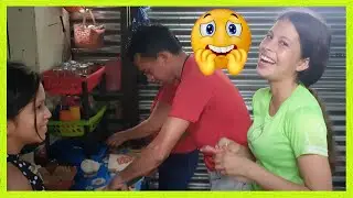 Maycol Observa a Luchi y Fatima Preparando un Rico Desayuno