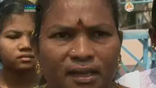 Women ties Rakhi to Dr.YSR Statue in Visakhapatnam - 7th Aug 2017