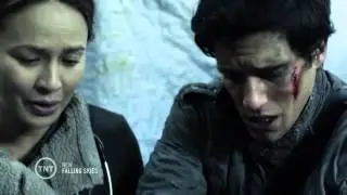 Falling Skies Hal takes Maggie to Doctor glass