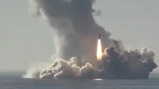 Algerian National Navy Kilo-class submarine Kalibr missile launch غواصة الثقب الاسود الجزائرية