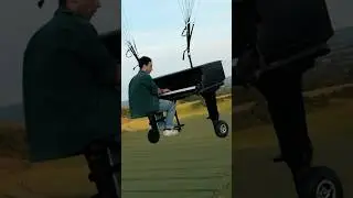 Wait for the landing&hellip;#flyingpiano #fyp #viralvideo #yamaha #stunt #mindblowing #epic #musicvideo