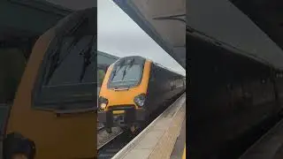 CROSS COUNTRY SUPER VOYAGER CLASS 221 TRAIN AT HIGH SPEED
