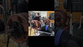 Жим лежа 180х3 с паузой рабочие моменты. #спорт #russianmetal #motivation #power #heavymetalfamily