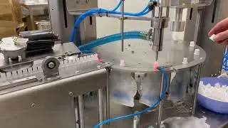 Nalewarka do Pouch bag z zakręcarką / Pouch bag filling and capping machine