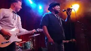 BARRENCE WHITFIELD con MFC CHICKEN (THE CHICKEN-FIELD EXPERIENCE) - MAD HOUSE. Madrid (29-8-25). 