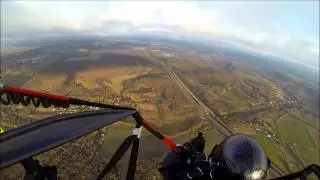 Paramoteur en tandem. D&eacute;collage &agrave; pied avec le fiston.