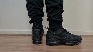 Nike AIR Vapourmax EVO TRIPLE BLACK ON FOOT