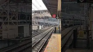 JR東211系N609編成と京王8000系高尾駅ですれ違い。クハ210-2011［長ナノ］1461M大月行発車シーン #中央本線 # #jr東日本211系