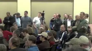 Veteran Stands Up For 2nd Amendment At Chicago Anti-Gun Forum