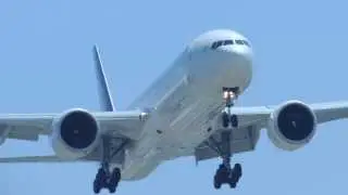 Thai Airways Boeing 777-300ER [HS-TKL] landing in LAX