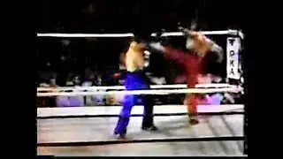 Bill Wallace vs Kerry Roop  or  Superfoot vs Superkicks  (exhibition fight)