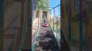 SCIVOLI CON GOMMONI; che DIVERTIMENTO!. #divertimento #shorts #shortvideo #scivolo