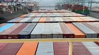 Time Lapse: Containership Enters a Full Channel at the Port of Los Angeles