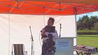 Tina Romdhani spricht am 22.08.2020 bei der Querdenken-Demo in Forchtenberg.