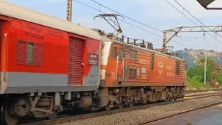 22360/ Mumbai CSMT - Patna Superfast Express High Speed At Umbermali station.#viralvideo 