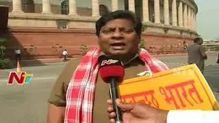 MP Siva Prasad Protest in Municipal Worker Getup At Parliament || Budget Sessions || NTV