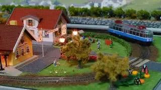 【Ｚゲージ】ミニトランクレイアウトを走るガラス電車 (Gl&auml;serner Zug ET91(BR491)) [spur z]