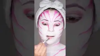 Coloured pencils pick my Avatar Makeup #2