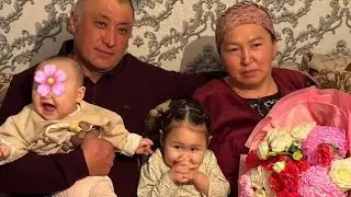 Айгерим Саматова кайненесинин туулган кунундо айылда 